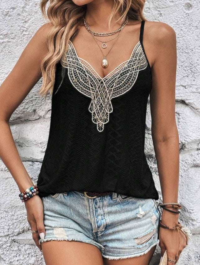 Camisole en dentelle contrastée noire avec un design élégant, parfaite pour une soirée ou une journée décontractée.