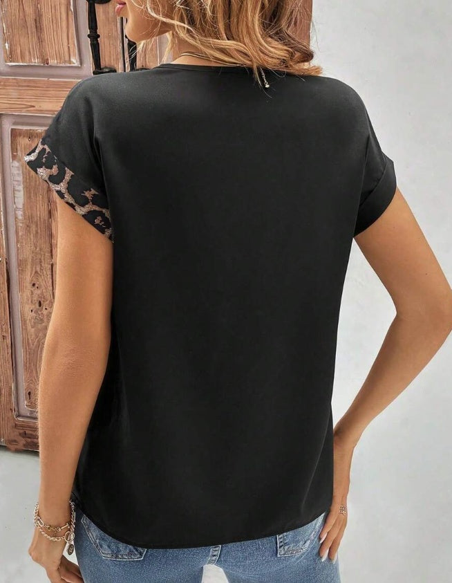 Chemise avec un col en V - Boutique en ligne à rabais